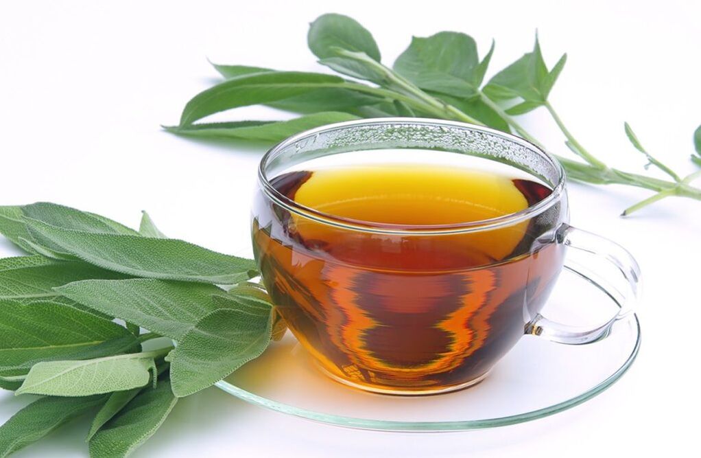 Té de salvia para agrandar los senos